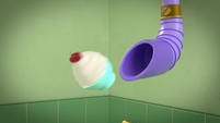 201a - Ice cream comes out of the bathroom pipe