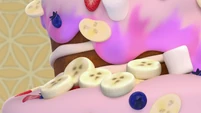 AH5s9 - More bananas added to Bozzly's cake.png (1.01 MB)
