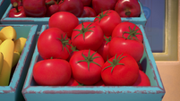 204a - Tomatos being displayed