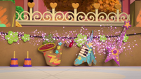 216 - Glitter rains down on the "instruments".png (1.94 MB)
