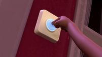 121a - Doorbell button pressed