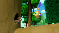 119 - Chipmunk comes out of the tree hole