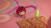 206a - Otis about to take a granola bar.png (1.61 MB)