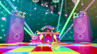 112a - Teeny Terry dances on the dance floor.png (1.75 MB)