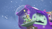 218 - Snowglobe falls.png (1.26 MB)