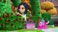 212b - Miranda and Princess Flug in the garden