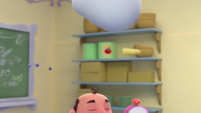 AH5s9 - Chef Jeff ducks under flying ingredients.png (712 KB)