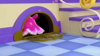 113b - Princess Flug disappears through the vent