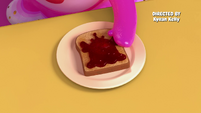 113b - Princess Flug's jelly sandwich