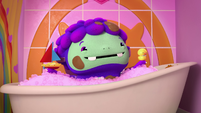 202b - Grumbles loves the bath