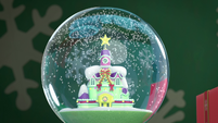 218 - Snowglobe snowing