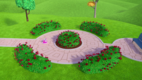 201b - Princess Flug in a rose garden