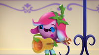 216 - Rose singing and playing squash guitar