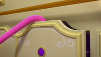 210a - Another tentacle stuck in the empty drawer