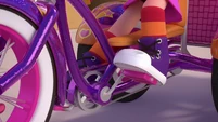 218b - Shoes grip to the pedals.png (2.03 MB)
