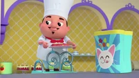 107a - Chef Jeff looks over.png (1.57 MB)