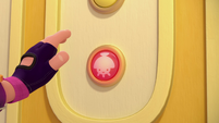 122b - Abby presses the last button