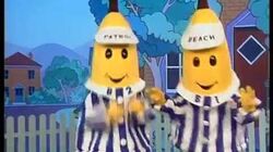 Bananas_in_Pyjamas_Banana_Holiday_Music_Video_(1993)