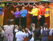 The Wiggles clapping