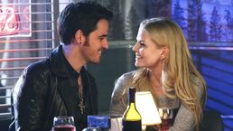 Gallery-1492499963-emma-swan-hook-ouat