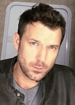 Wil Traval (cropped)