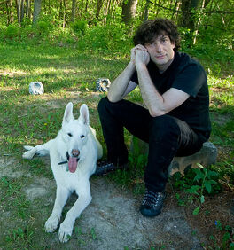Gaiman-headshot.jpg