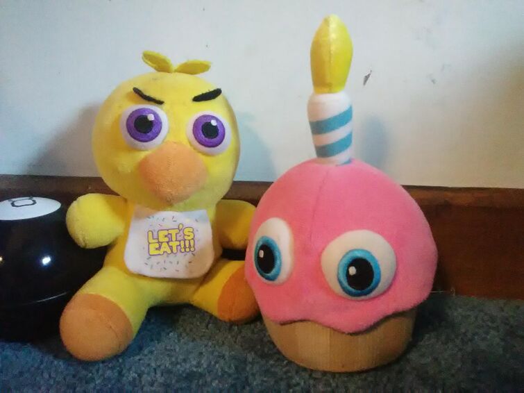FNAF Plush Chica Let’s Eat with Cupcake Plush