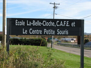 Affiche "École La-Belle-Cloche, CAFE et Le Centre Petite Souris" Sign, Souris