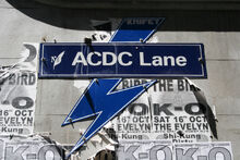 ACDC Lane (por Chris Brown)