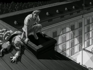 Пытается пробраться в комнату «Минди»