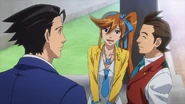 Phoenix nach der Verhandlung mit Phoenix Wright und Athena Cykes