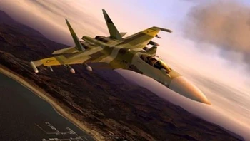 Uno de los Su-37 del Escuadrón Gelb sobrevolando la región belkana de Lumen.