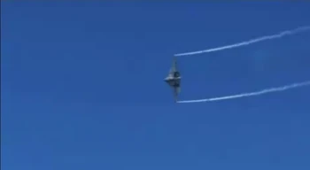 Su-37 del Escuadrón Antares en un exclusivo esquema mimético en azul.