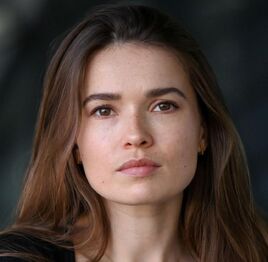 Zoe Moore Wiki Acteurs Fandom Zoe Moore Wiki Acteurs Fandom