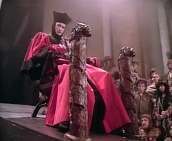 Q judgando a la humanidad