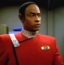 Tuvok en la Uss Excelsior