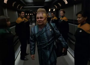 Neelix leaves Voyager