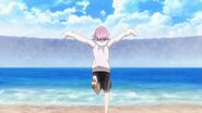 Uta running towards the ocean