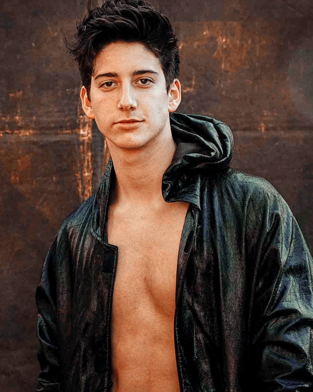 Algunas fotos del elenco de - Milo Manheim Latinoamérica