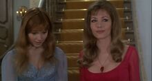 Vampire-Lovers-5.jpg