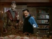 The.new.addams.family.s01e57.lurch's.little.helper055.jpg (29 KB)