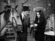 41.Halloween.-.Addams.Style 074.jpg (43 KB)