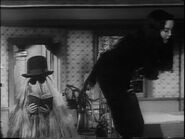 34.The.Winning.of.Morticia.Addams 082.jpg (39 KB)