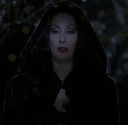 Morticia (1991) (Anjelica Huston)