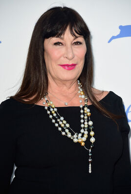 Anjelica Huston-2015