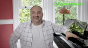 Wynne in an ad for GoCompare in 2020