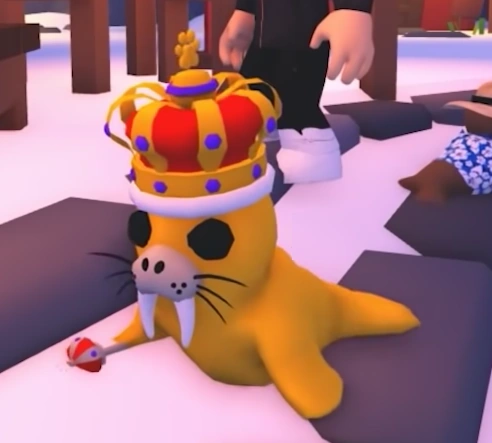 Golden Walrus Crown | Adopt Me! Wiki | Fandom