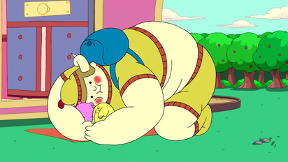 S6e26 Sweet P hugging his parents.png