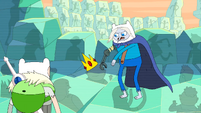 S7E23 ce Finn tosses the crown