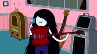 S5e48 Marceline on her phone